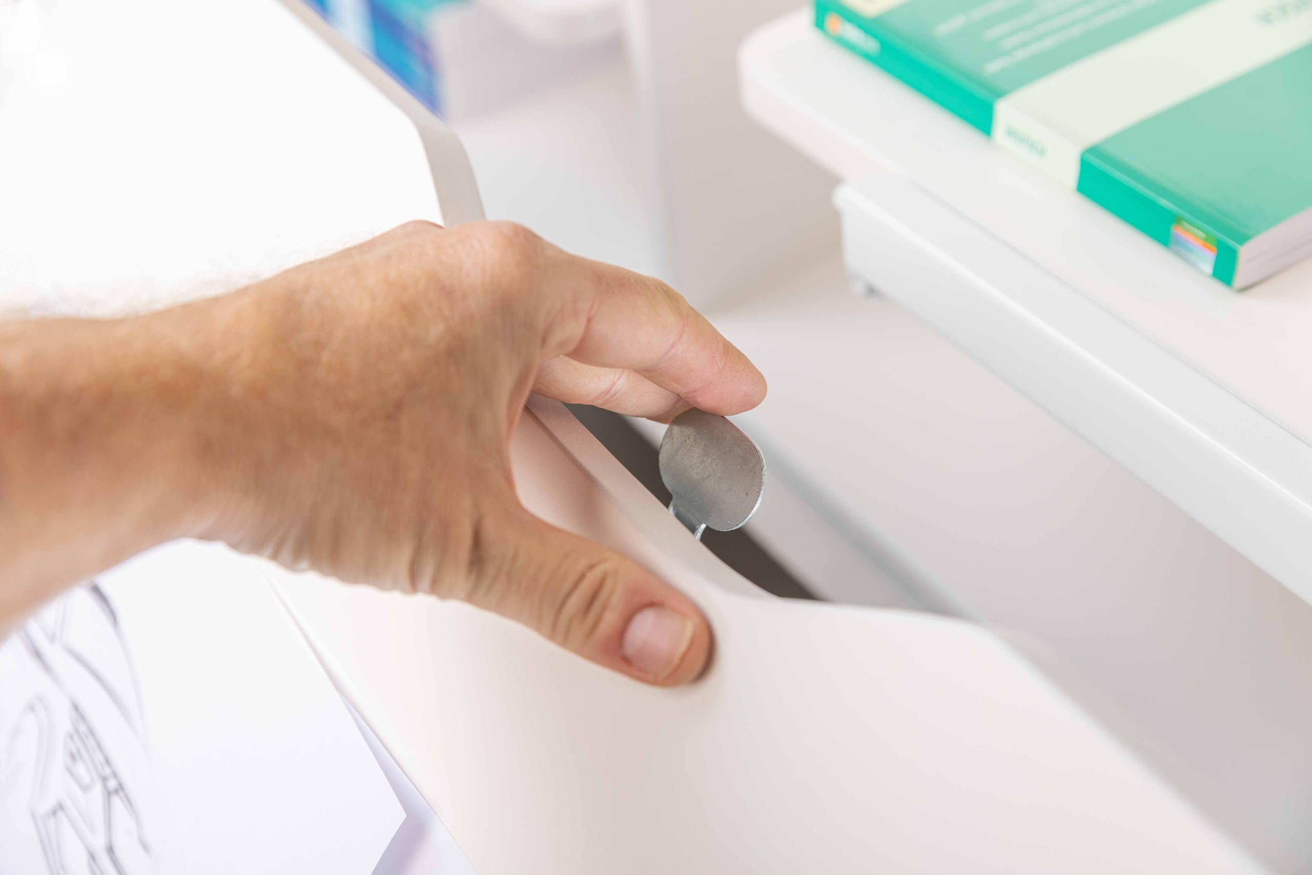 Inter Link - Kinderschreibtisch – Mitwachsender Jugendschreibtisch - Ergonomischer Schülerschreibtisch - Höhenverstellbar & neigbar – mit Schublade, Buchstütze & Ablagen – Weiß – Sören