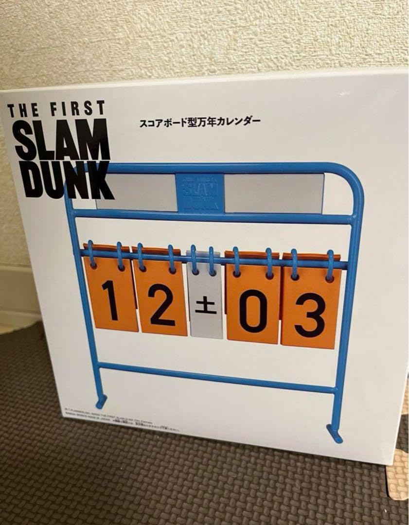 スラムダンク　スコアボード型万年カレンダー THE FIRST SLAM DUNK スコアボード型万年カレンダー: 雑貨｜東映