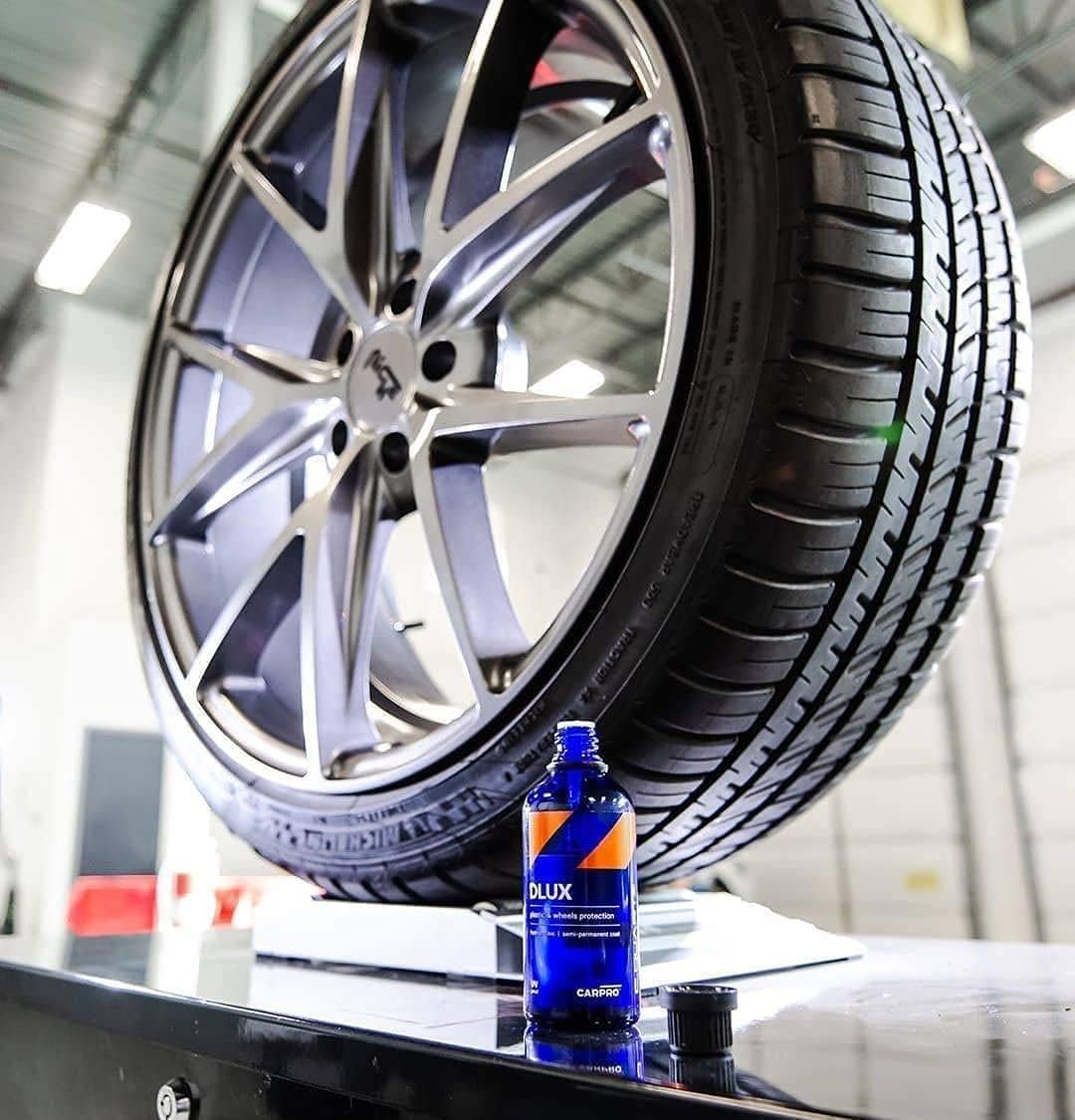 CARPRO CQUARTZ DLUX Wheel and Trim Coat 30mL Reset Intensive Car Shampoo 1 Liter, Perfect Partner to Nanotechnology Based Sealants and Coatings - Bundle