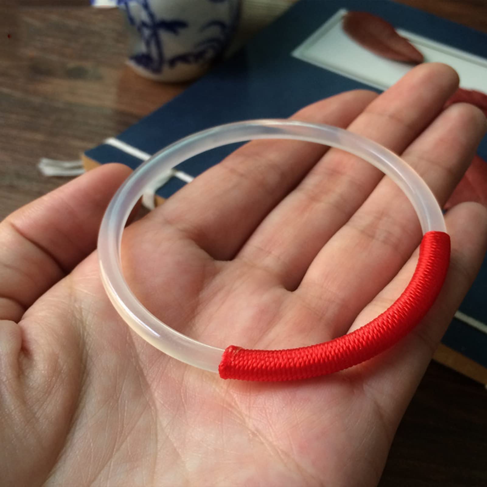 LYFHJD Pulsera de Jade Blanco Natural, Pulsera de Color translúcido, Pulsera de Hilo Rojo Envuelta en ónix Blanco curativo, Regalo de cumpleaños para Damas/Hombres/niñas (Color: Transparente, tamaño: