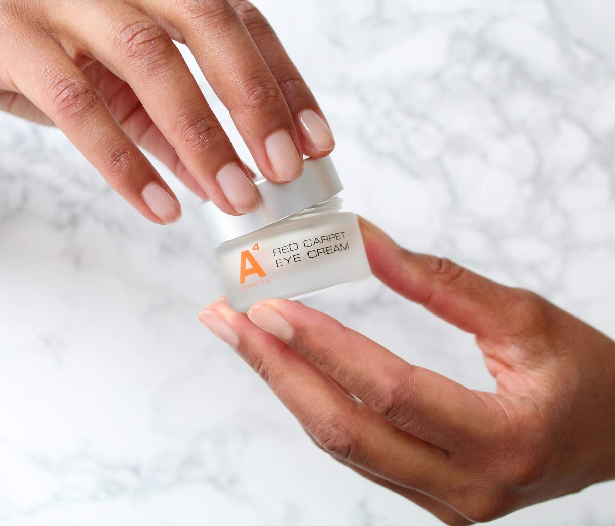 A4 RED CARPET EYE CREAM - Hochdosierte und straffende Anti-Aging Augencreme | bei Augenringen, Tränensäcken, Falten - 15 ml | Clean Beauty Wirkstoffkosmetik auf natürlicher Basis