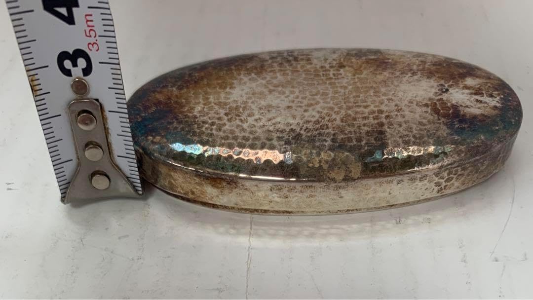 純銀刻印　槌目打ち小判型 楊枝入れ 薬入れ 重50g 共箱 純銀刻印 槌目打ち小判型 楊枝入れ 薬入れ 重50g 共箱 純銀刻印