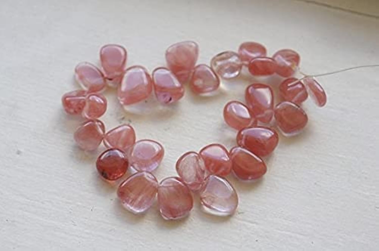 Perles de quartz cerise haut de gamme en gouttes asymétriques de 12-17mm