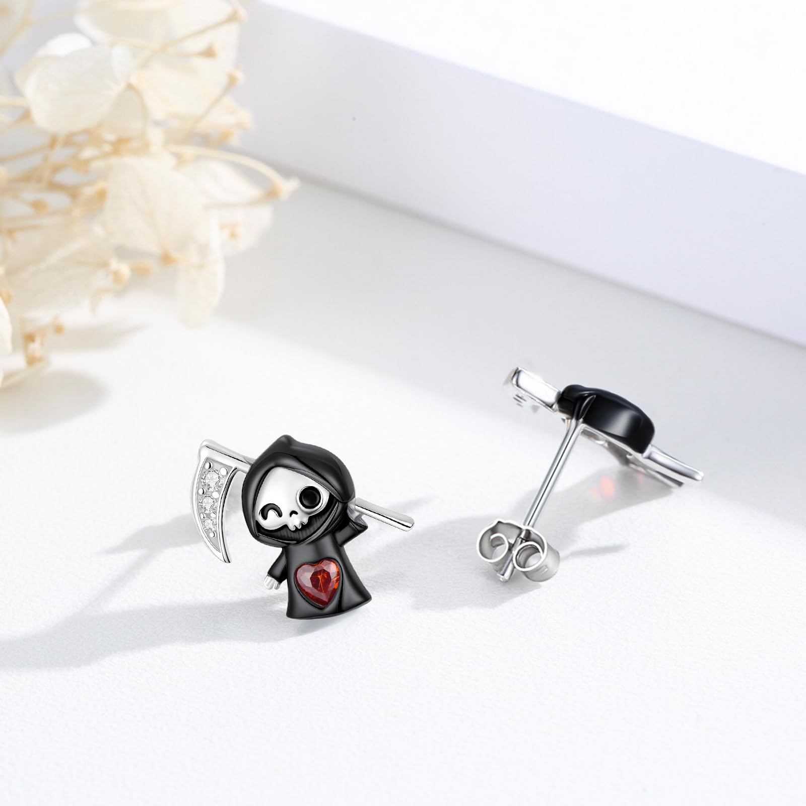 Reaper Ohrringe 925 Sterling Silber Schwarze Sensenmann Ohrringe Kleine Skelett Ohrstecker Halloween Gothic Sensenmann Schmuck Party Geschenk für Damen Männer
