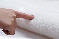 Vista 52 de Caracilia - Elegante estola tipo chal en piel sintética para el invierno.