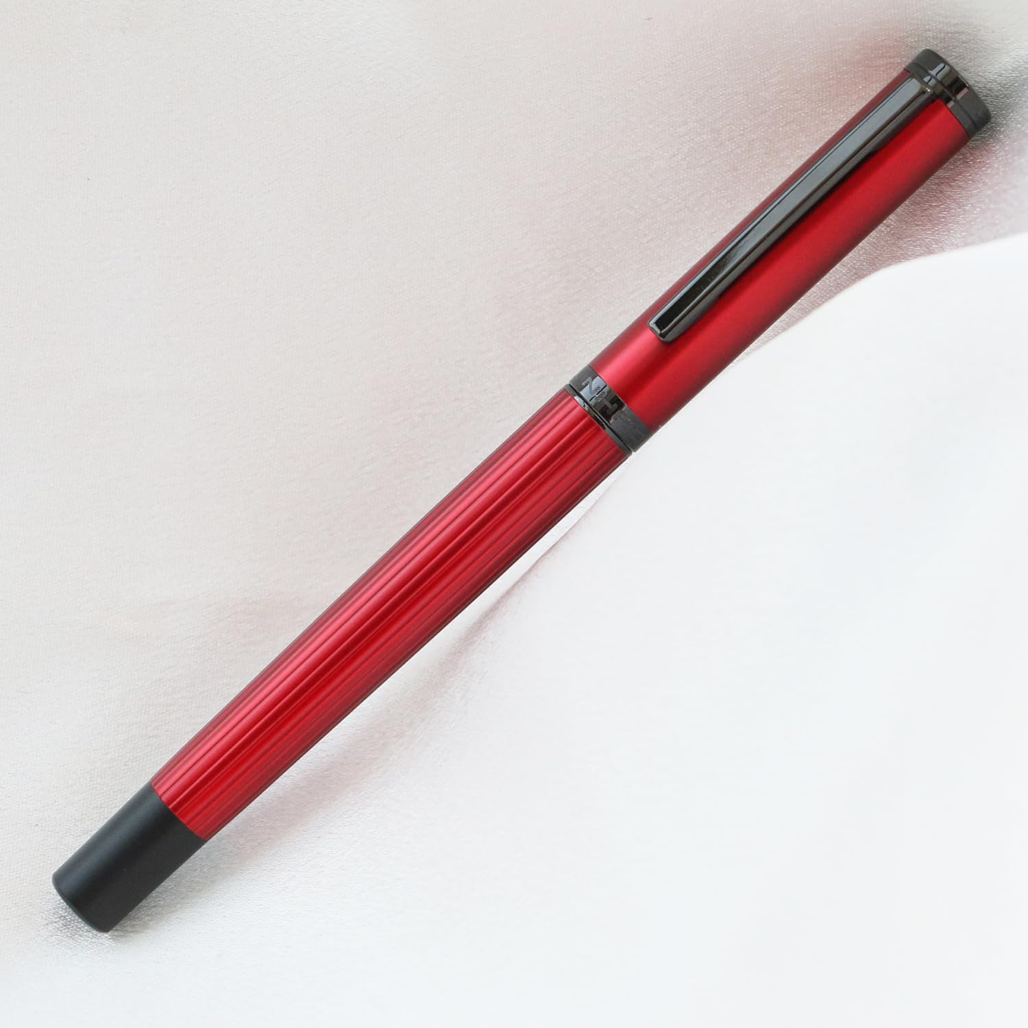 Jinhao - Penna stilografica in metallo, pennino fine, design classico, con convertitore e custodia regalo, peso perfetto, flusso ottimale, senza salti