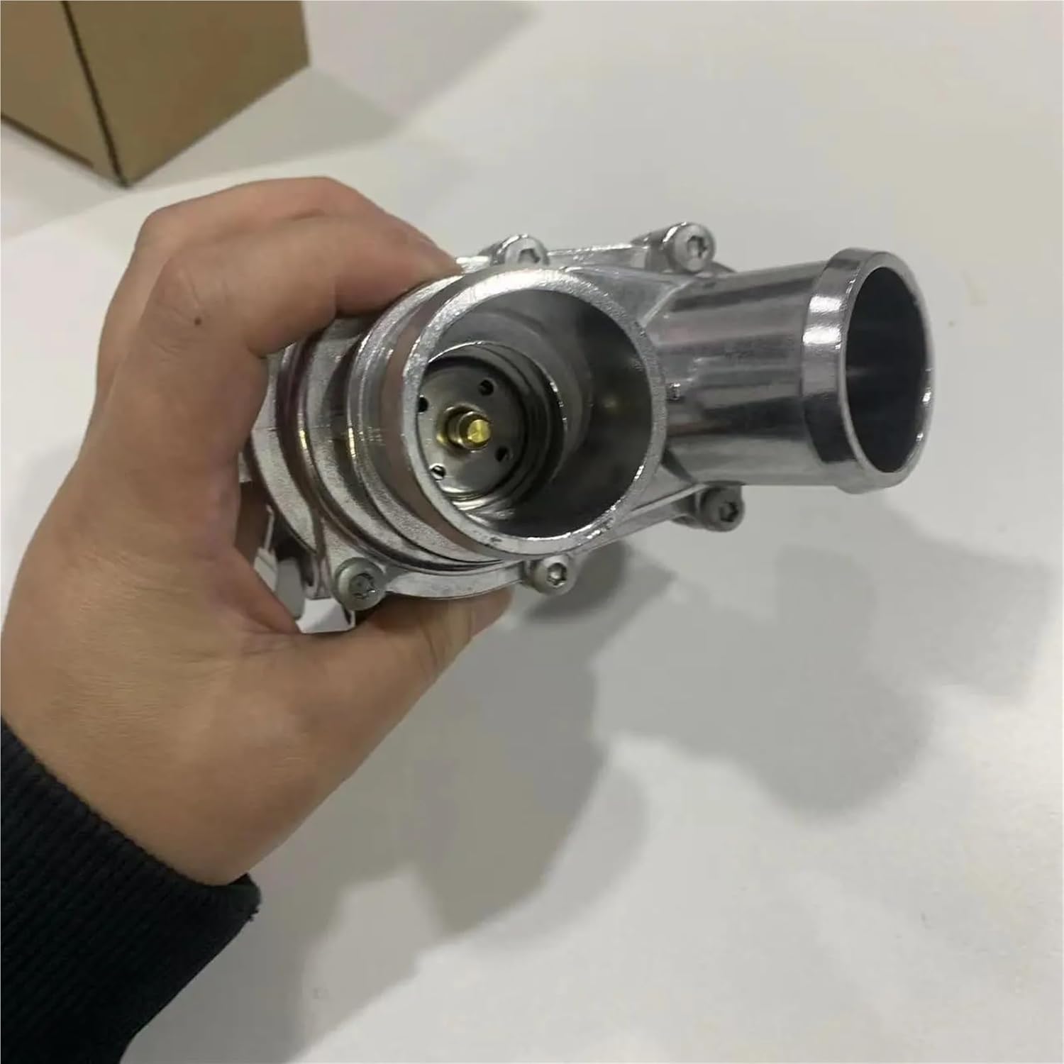 OEM LR117568 Aluminum Cooler Thermostat Water Outlet Room Compatible with Range Rover Sport Starpulse