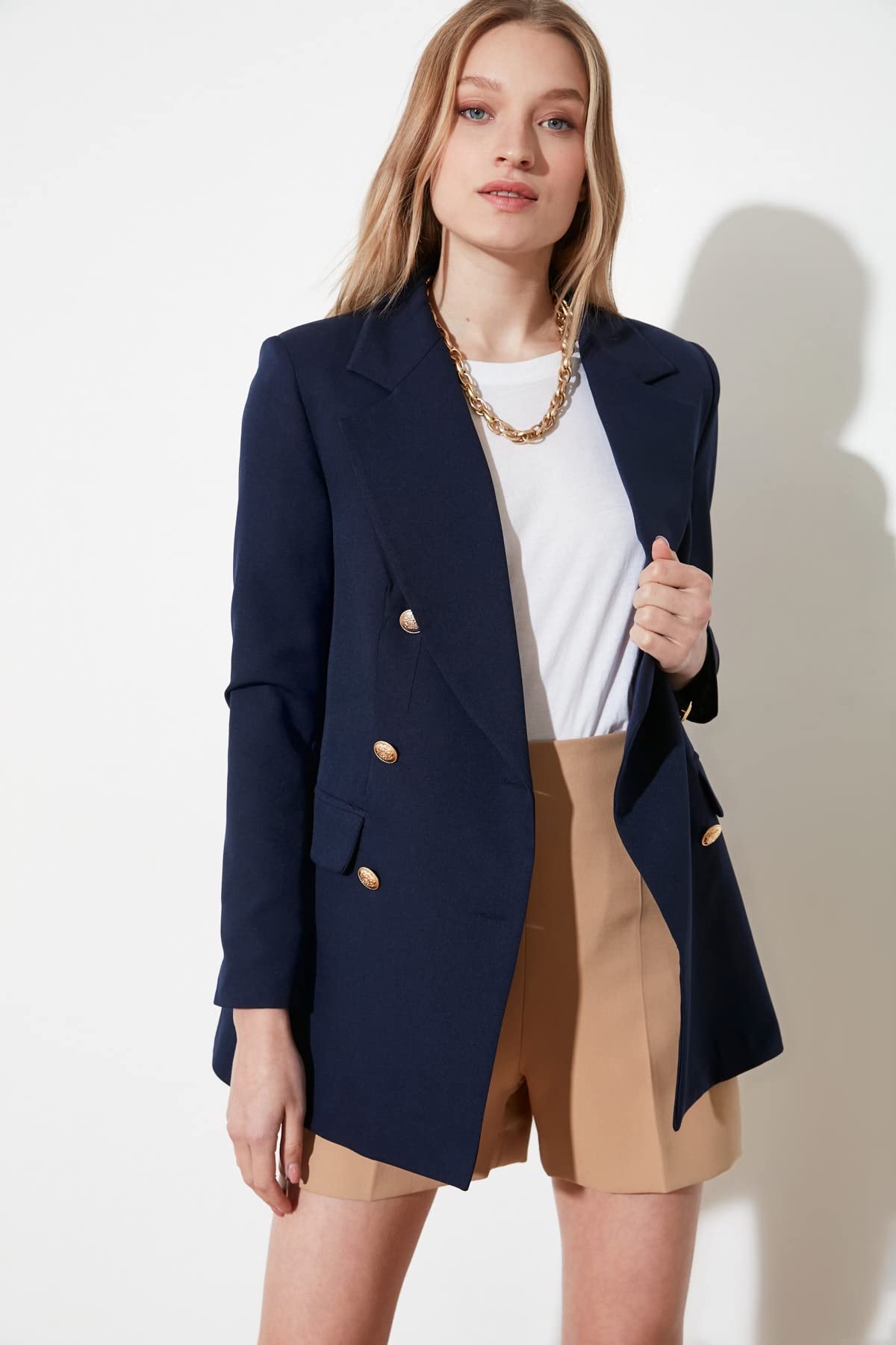 Trendyol Veste Blazer Surdimensionnée À Boutons Bleu Marine Trendyol Veste Blazer surdimensionnée avec Boutons Bleu Marine Femme (Lot de 1)