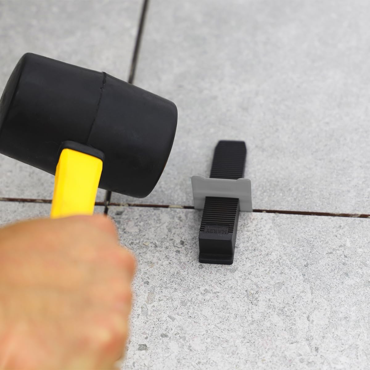 Hardy Working Tools: 100 clips de plástico de 1,5 mm para sistemas de nivelación de baldosas de pared y suelo, lengüetas de colocación