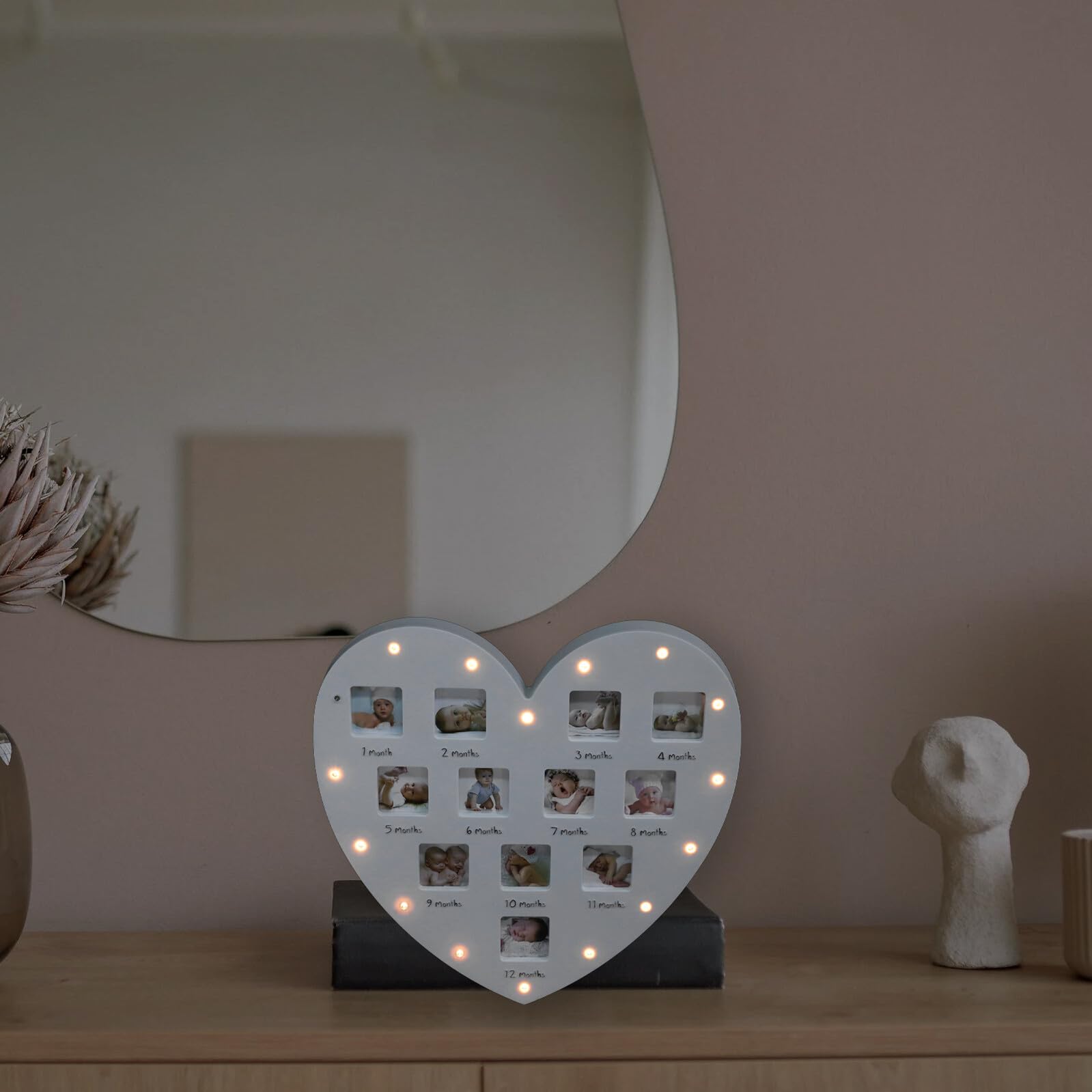 Hemobllo Marco de Fotos para Ñiño de 12 Meses con Luz Diseño Corazón 335X32 CM Adorno para Colgar en Pared o Mesa Registro de Crecimiento Infantil Marco Decorativo para