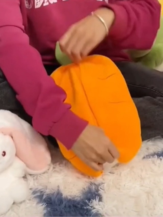 Ananas fraise carotte lapin en peluche sac créatif en peluche en fruits transformer bébé câlin lapin peluche poupée pour les enfants Ananas fraise carotte lapin en peluche sac créatif en peluche en fruits transformer bébé câlin lapin peluche poupée pour les enfants