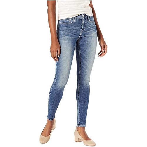 Signature by Levi Strauss & Co. Gold Label Women's Totally Shaping Skinny Jeans (Standard and Plus)