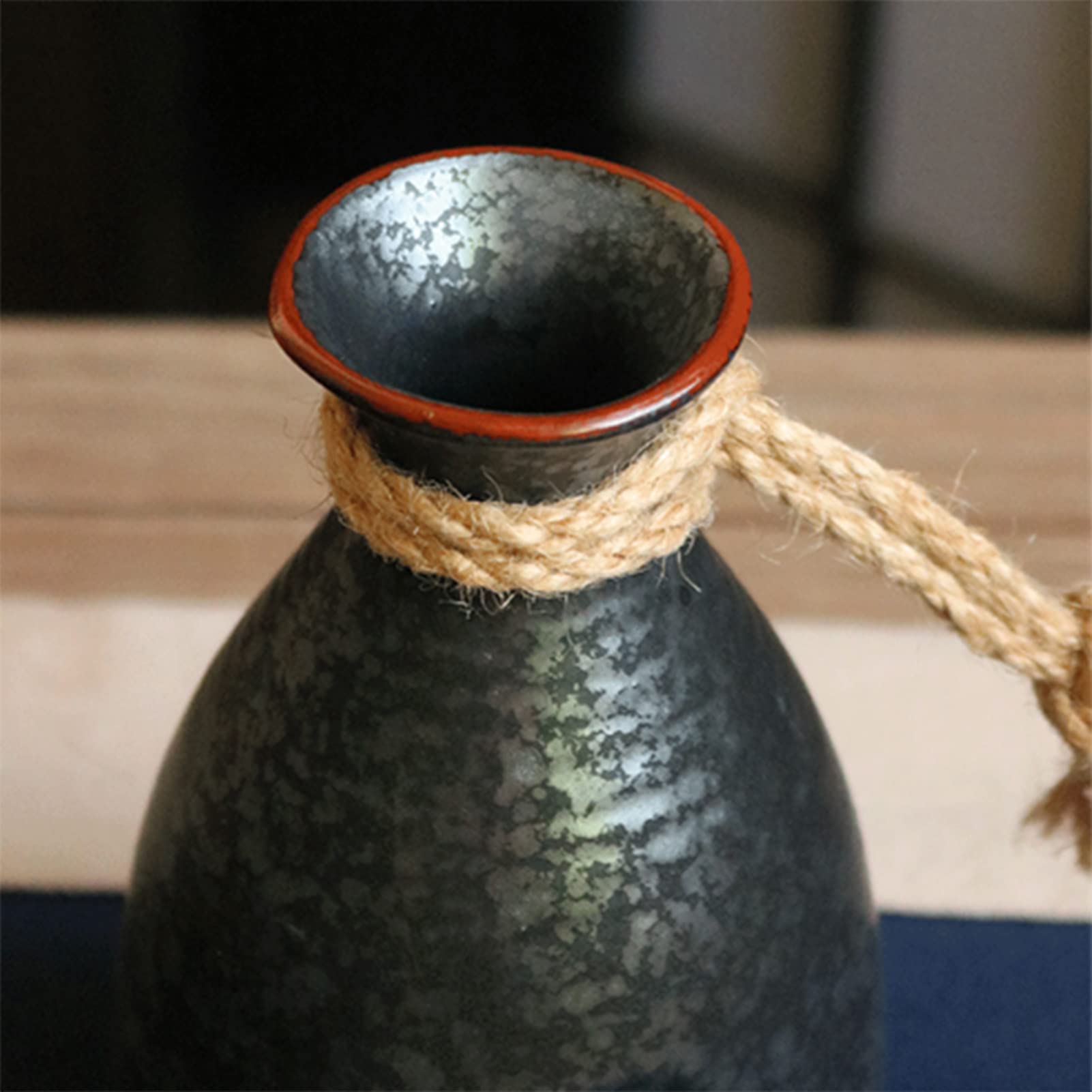 Set da 8 pezzi per sake, tazze da sake retrò in ceramica giapponese, con pentola riscaldante e tavolo riscaldante in legno di bambù, design elegante, miglior regalo per tazze di famiglia e amici