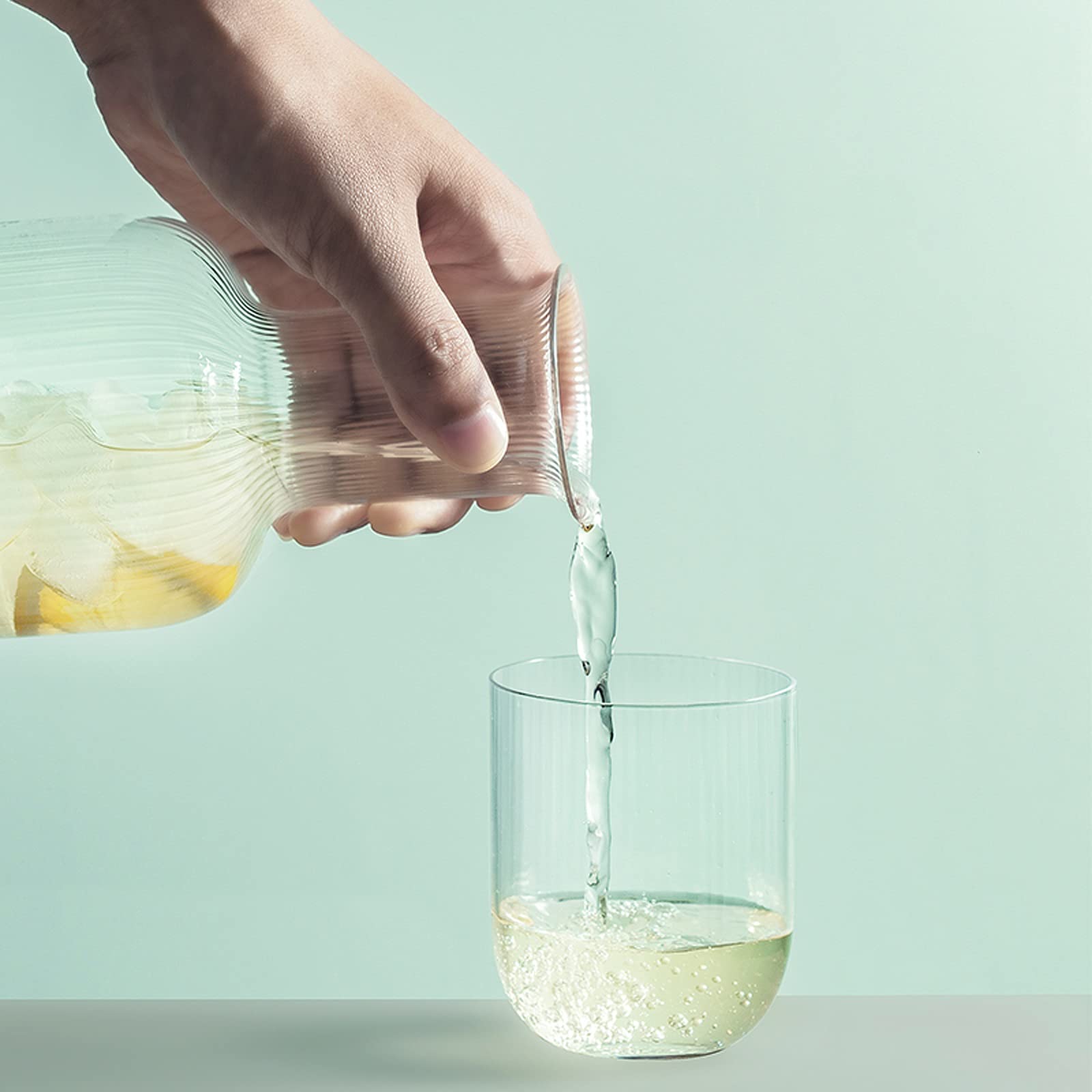 Cruche 27 onces Pichet en verre simple avec une tasse d'eau Chaîne Vertical Motif Cruche à eau froide for le lait, le jus, les boissons chaudes et froides Cruche a Eau