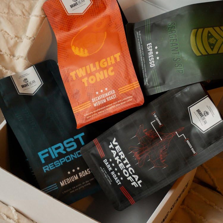 Kit de muestra Brave Bean Coffee Company con 4 bolsas de café en grano miniatura 2
