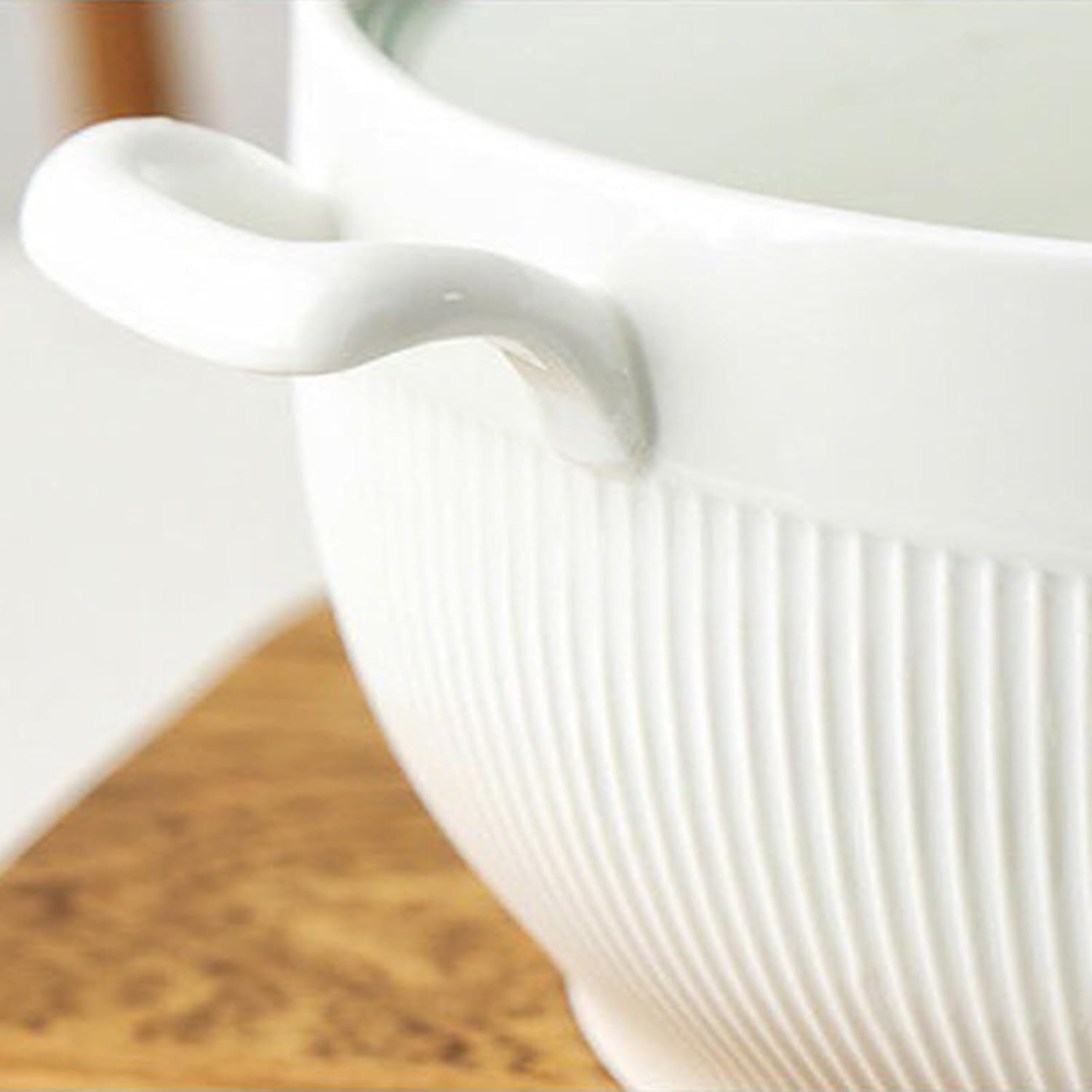 White Ceramic Round Tureen, Ceramic Soup Bowl with Glass Lid and Spoon, Heat-Resistant Premium Ceramic Ramen Bowls Cooking Soup, Large Soup Container for Home Office College Dorm