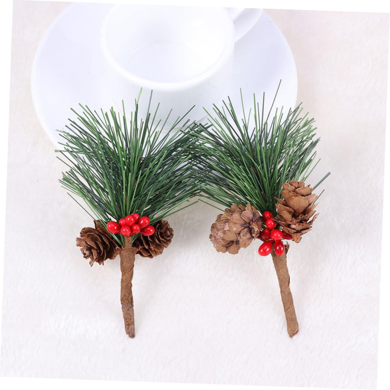VILLCASE 90 STK Weihnachtsbeeren weihnachtsdeko weihnachtshochzeit Christmas decoations Beeren der Weihnachtsstechpalme Tannenzapfen Zweig Weihnachtskiefernbeeren Simulation Beerenpflücker