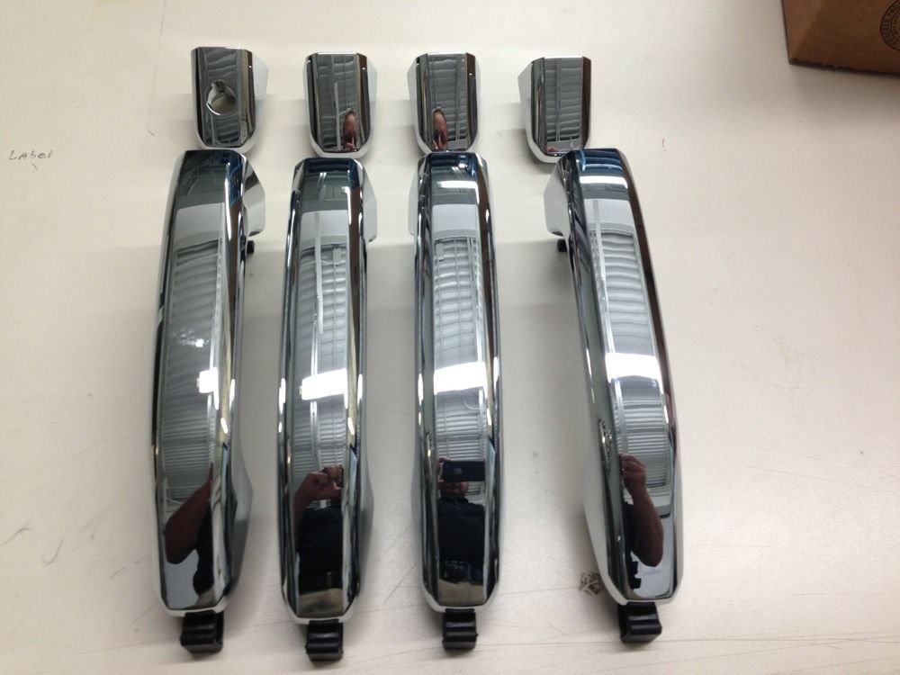 Amazon.com: Genuine GM (22940646) Door Handle : Automotive