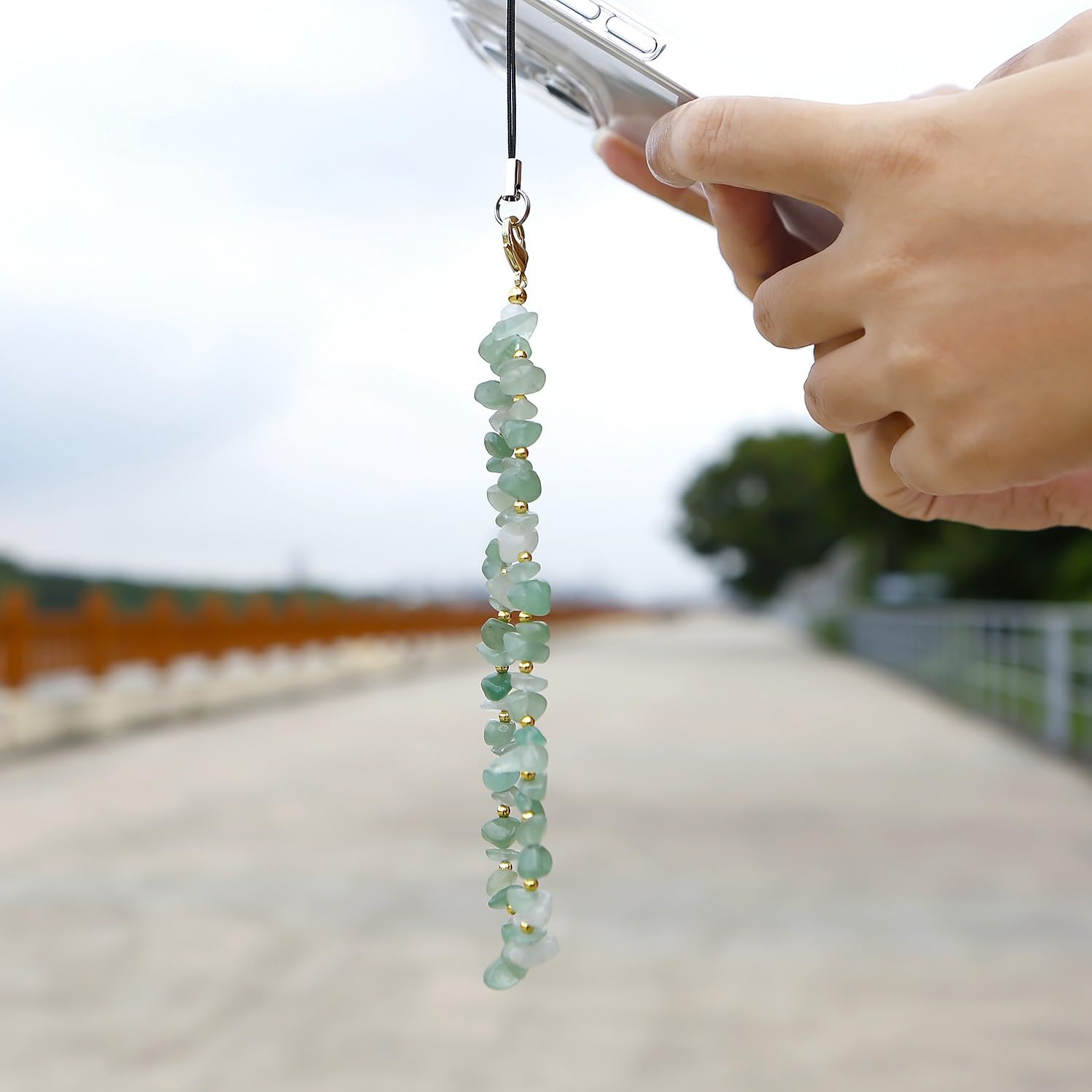 Handykette Mit Kristallsteinen - Universal Handyanhänger In Mintgrün Mit Handschlaufe