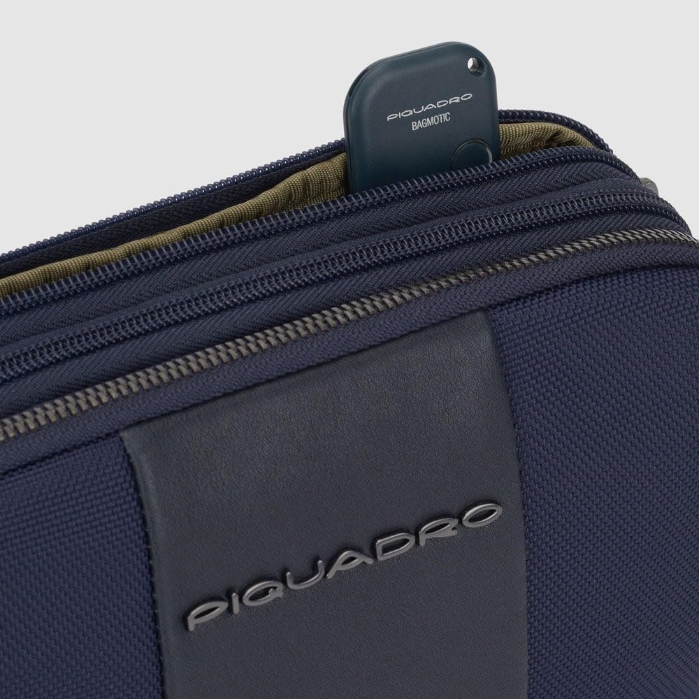 PIQUADRO – Pochette Uomo – Tre Scomparti – Con Portacarte di Credito –In Pelle e Tessuto Riciclato – Colore Blu