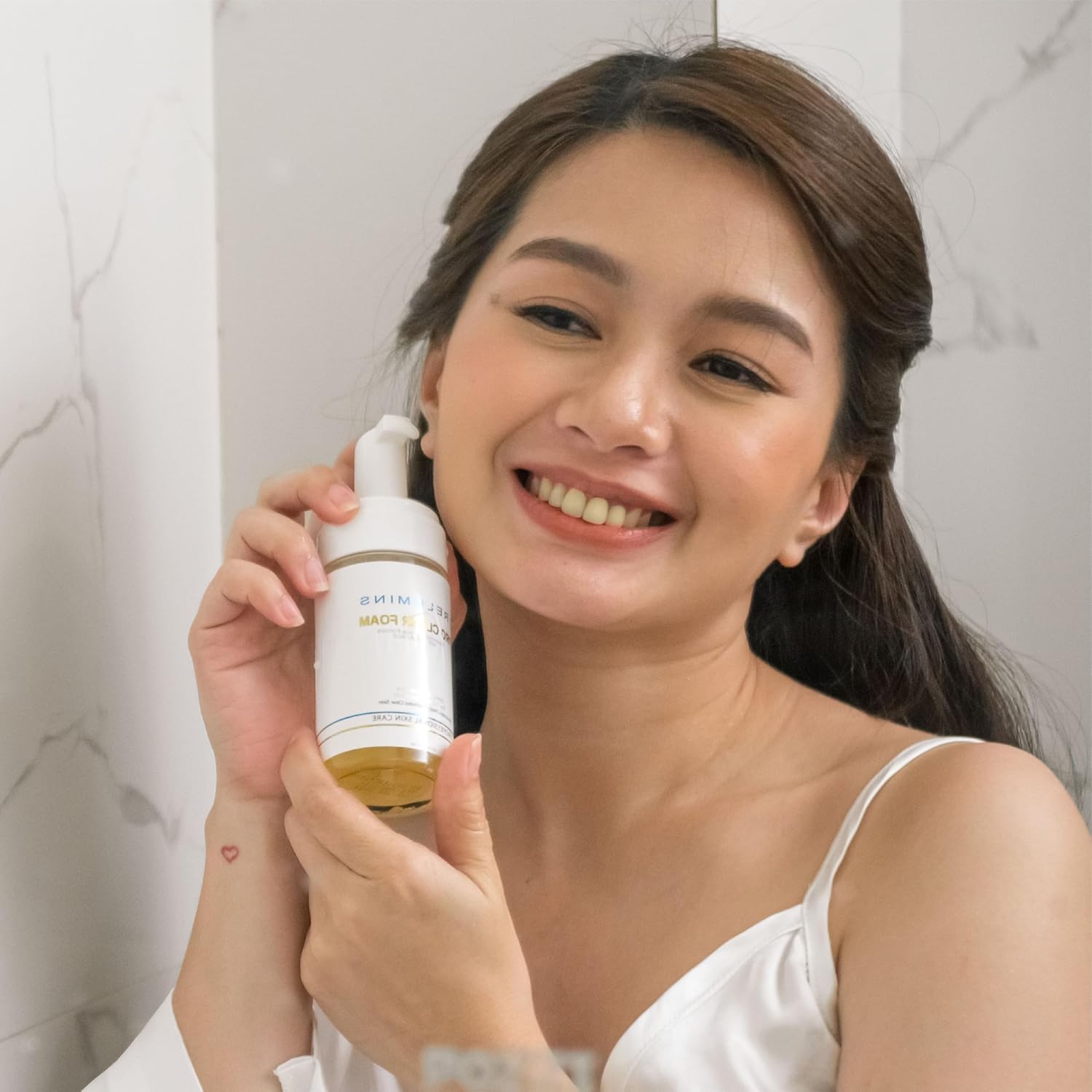 Relumins Pro Clear Foaming Wash – 120ml, Self-Love Essential Deep Cleansing Formula with Natural Ingredients, Clarifies & Refreshes Skin for a Smooth, Healthy Complexion - Image 3