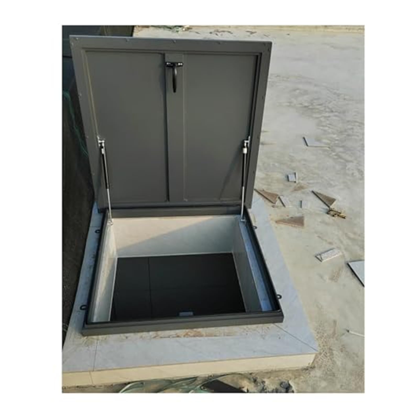 Couvercle de trappe de grenier en métal galvanisé imperméable et antivol avec poignée verrouillable pour propriétés commerciales, sous-sol et escaliers