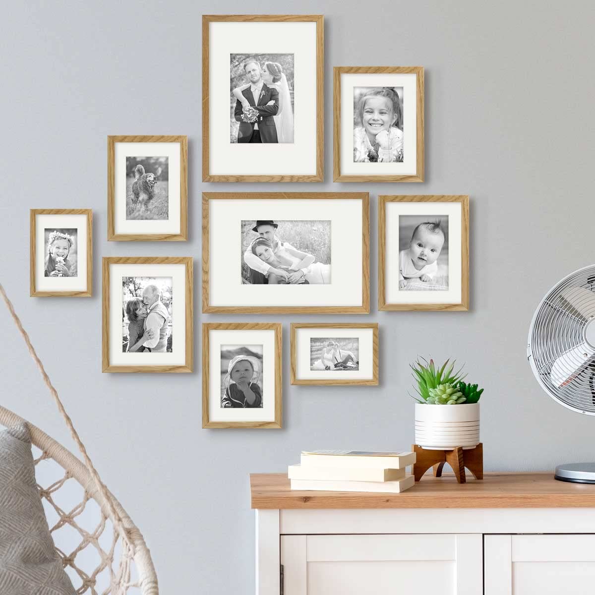 PHOTOLINI Echtholz-Bilderrahmen-Set mit Passepartout, 9er Rahmenset, Eiche, Holzrahmen Made in EU, bruchsicheres Acrylglas, zum Aufhängen, extra Zubehör - für Fotos & Bilder