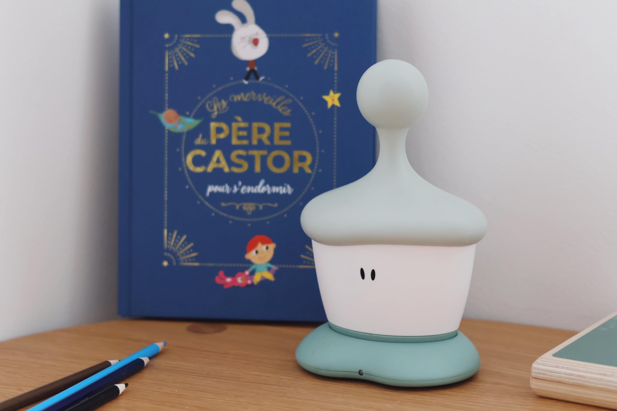 Béaba, Nachtlicht für Kinder Pixie Stick 2 in 1, Warmes Nachtlichter, Transportabel, Schrei-Sensor, LED, Wiederaufladbar, 2 Lichtintensitäten, Automatische Abschaltung, Lange Leuchtdauer, Salbei-Grün
