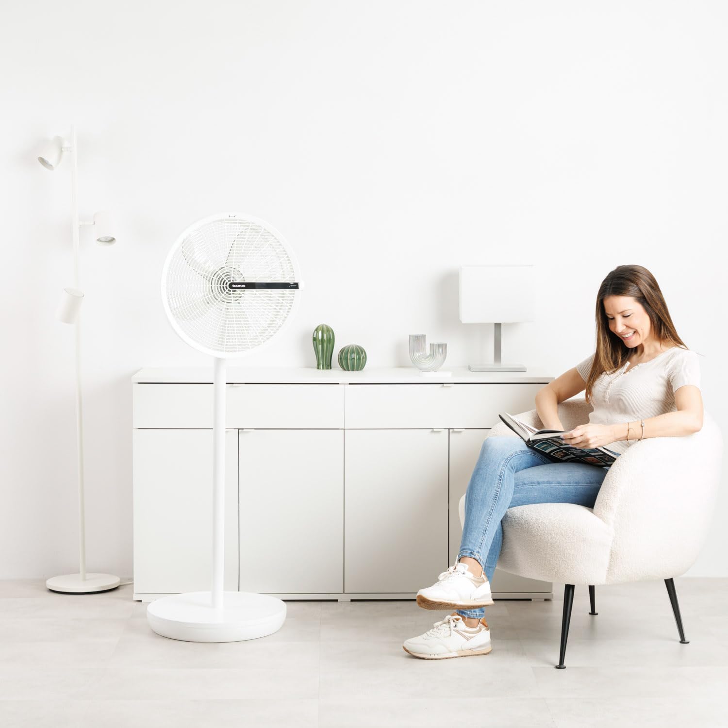 Taurus – Ventilador pie Ice Brise XL-Compact | Motor Digital 24W | Totalmente plegable | 5 aspas de 46cm | Sistema de oscilación | 12 velocidades | Temporizador | Base redonda y altura ajustable