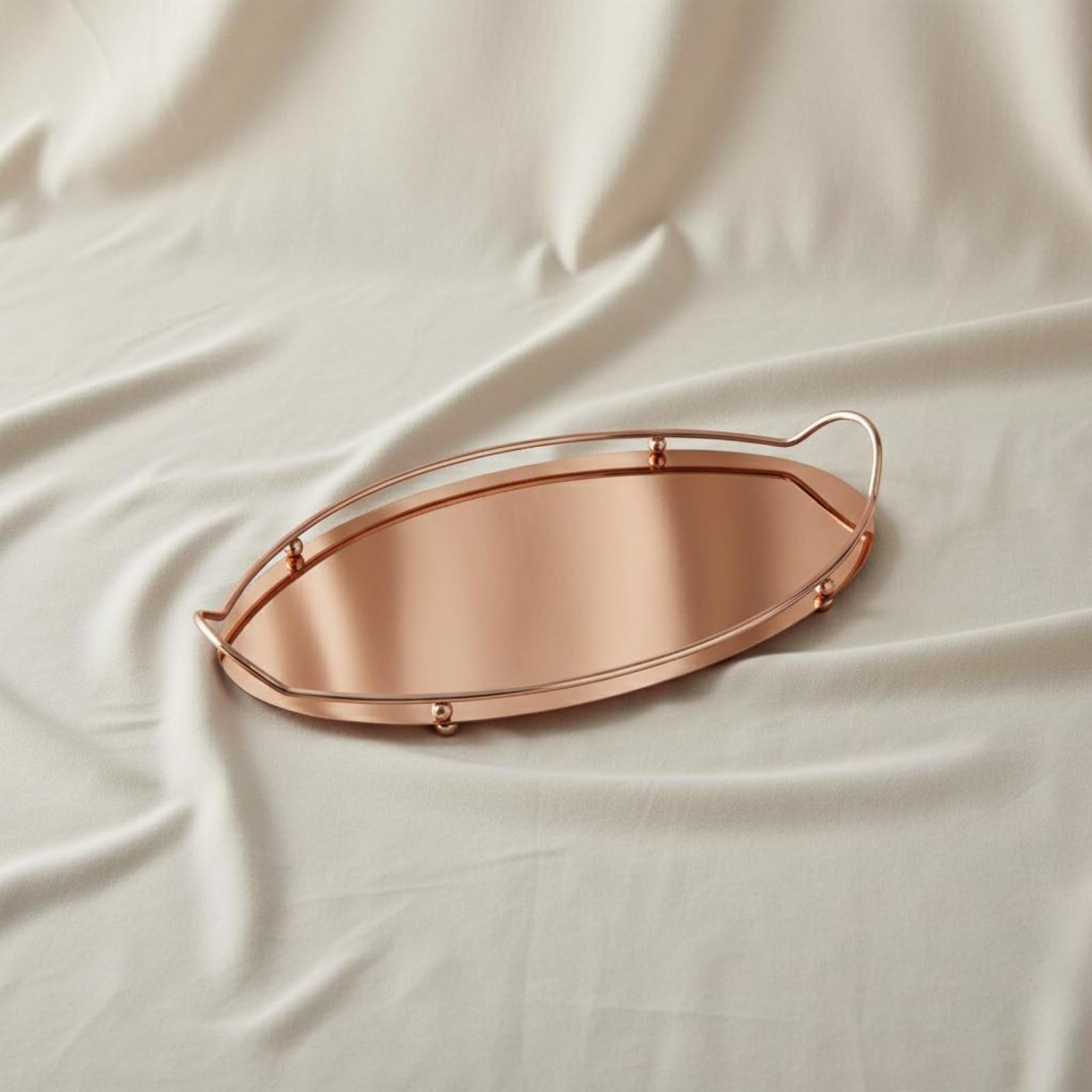 Bandeja de Acero Inoxidable Resistente con Diseño Moderno Doble Agarradera Superficie Pulida y Marco Ornamental Apta para Aperitivos Accesorios, Oro, Grande 44 27 6 Cm