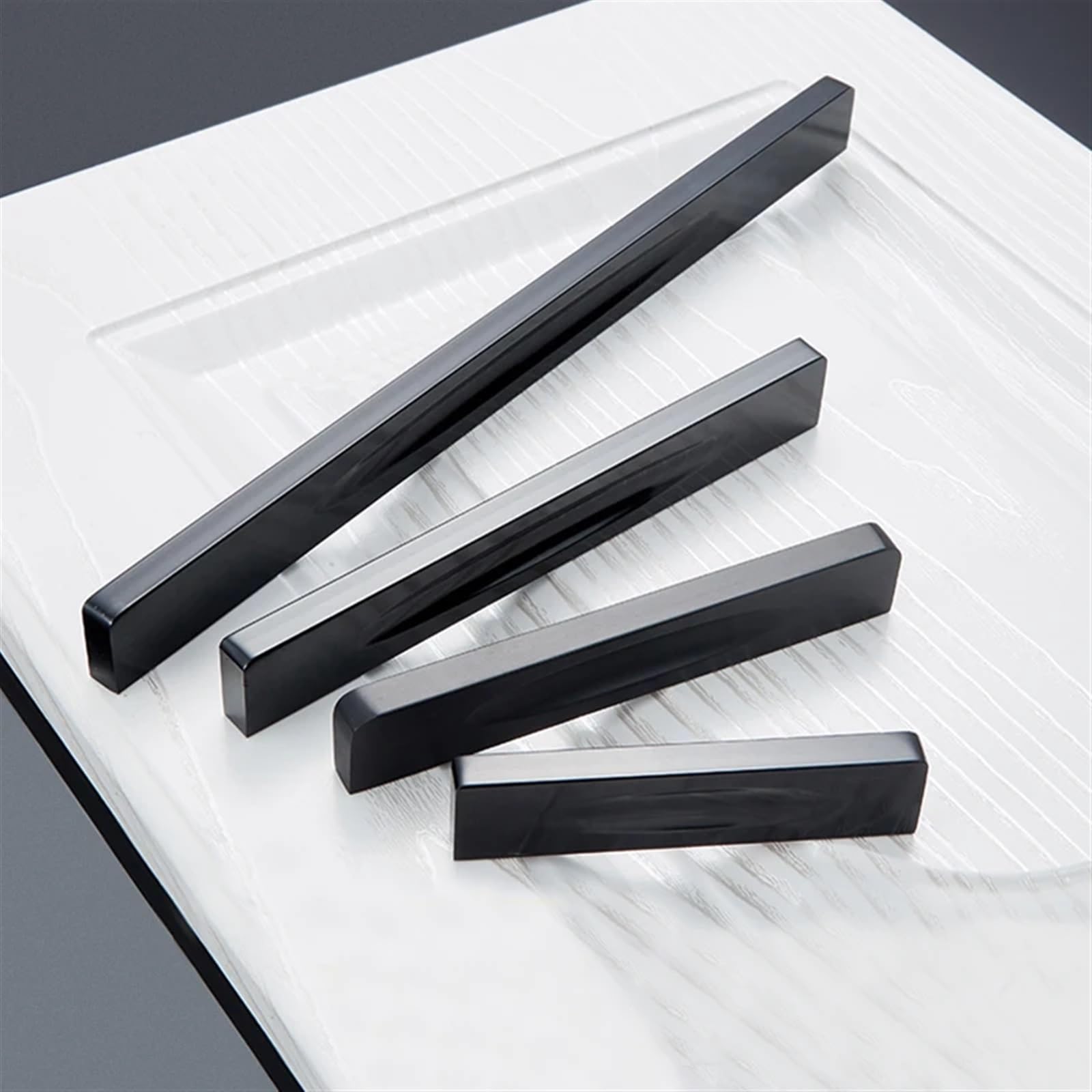 Bouton de cuisine et poignée de tiroir noire 96mm pour placard moderne