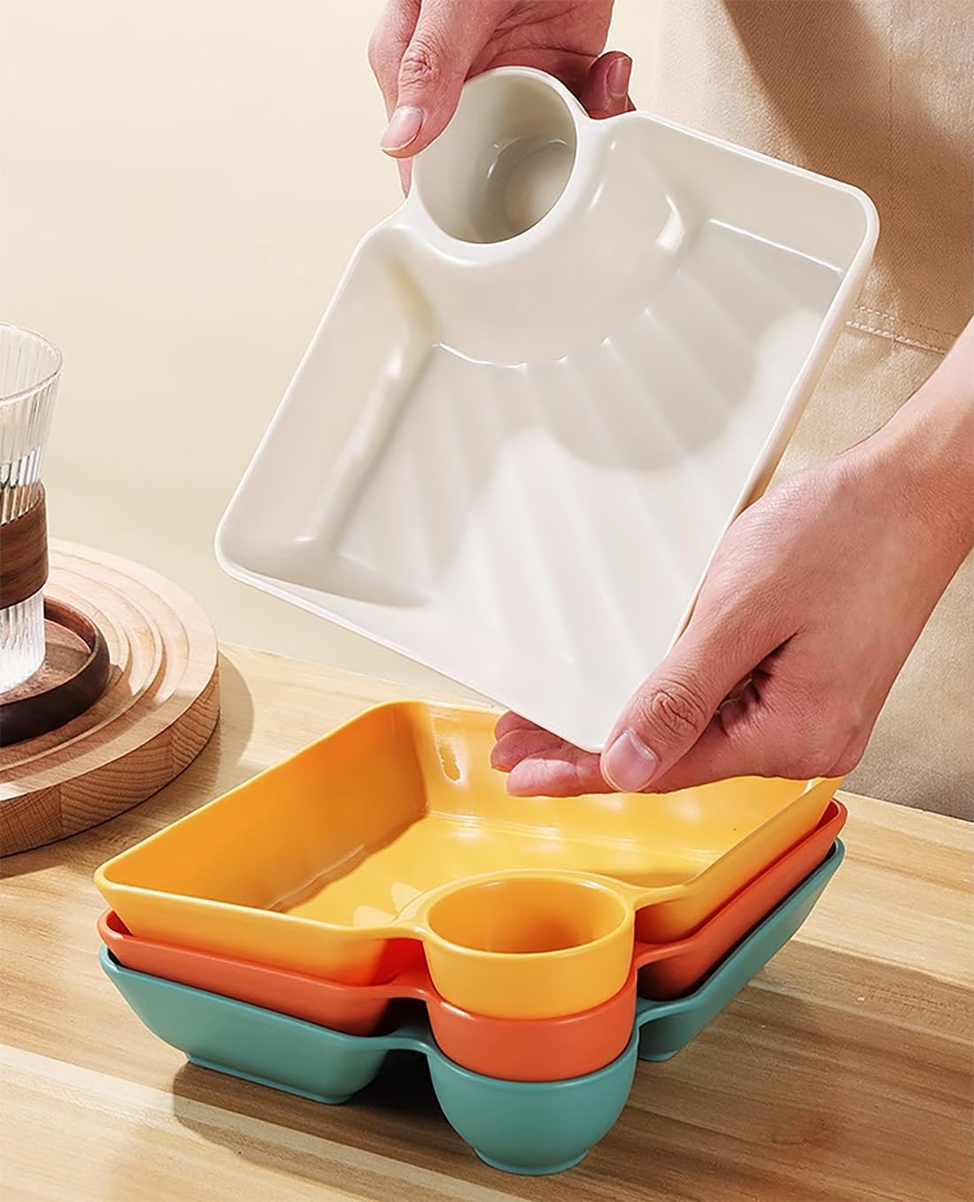 2 in 1 Snackschale und Dipschalen 4 Stück Servierplatten Nacho Teller 18.7 x 17 x 3.5cm Tapas Schalen Servierschalen Set für Vorspeisen Dips und Snacks