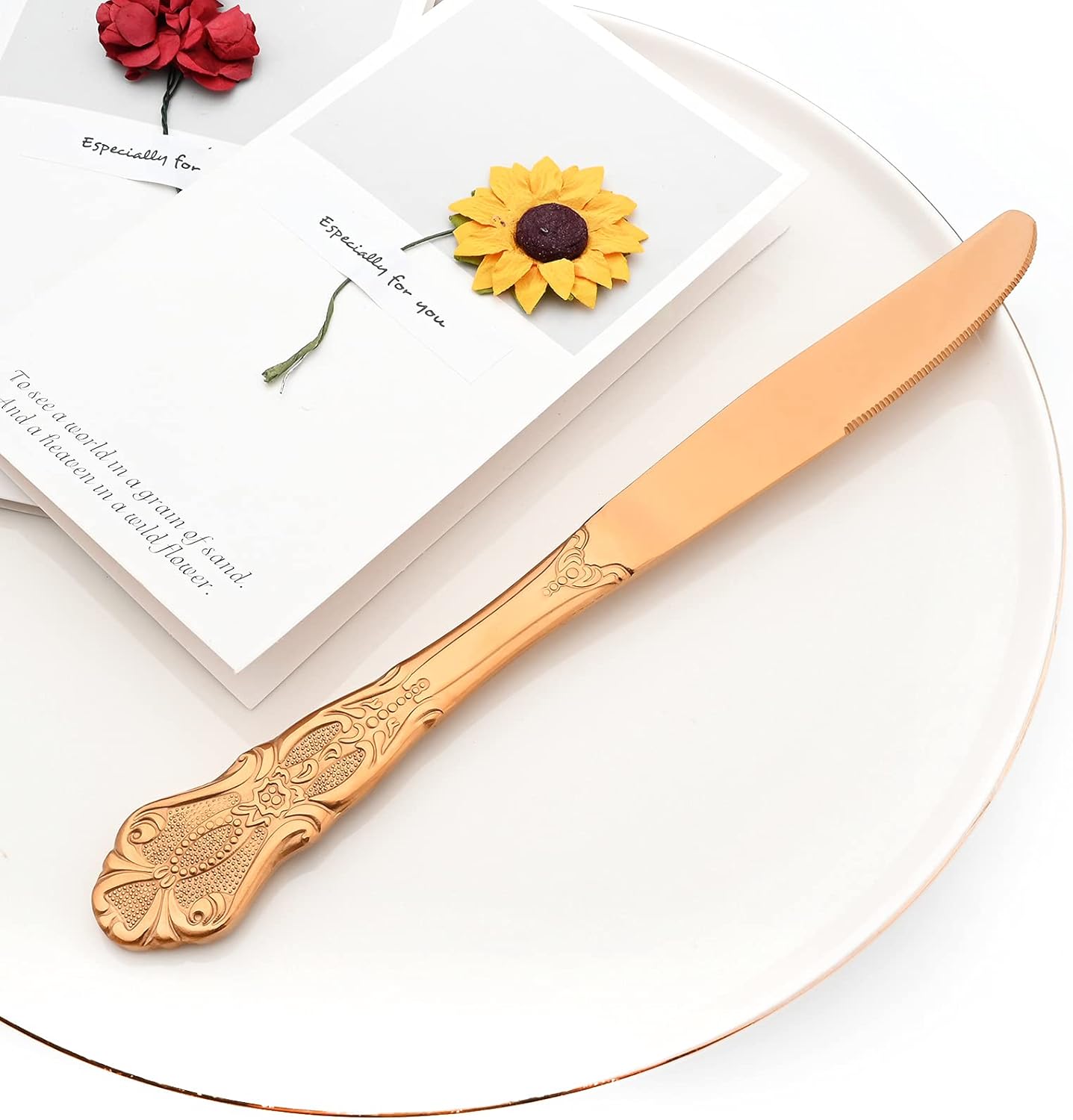 16-Pieces Copper Mirror Silverware Flatware Set Luxury 18/10 Stainless Steel Cutlery Set Rose Gold Royal Utensils Kitchen Dinnerware Include Knife Fork Spoon and Teaspoon, Service for 4