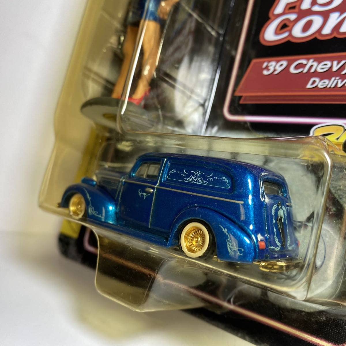 Amazon | Revell 1/64 LOWRIDERS DieCast Figure Combo BOMB series