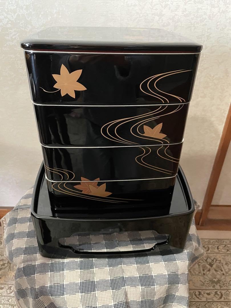 竜田川蒔絵　四段重　台付 竜田川蒔絵四段重台付