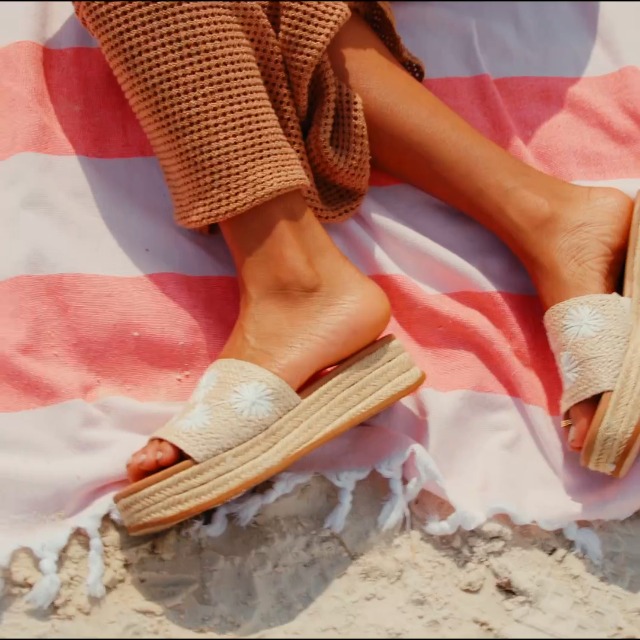 支給品　Flanders baloise　ビブショーツ　フランダースバロワーズ Amazon.com | Blowfish Malibu Women's Marshlo Sun Espadrille Wedge