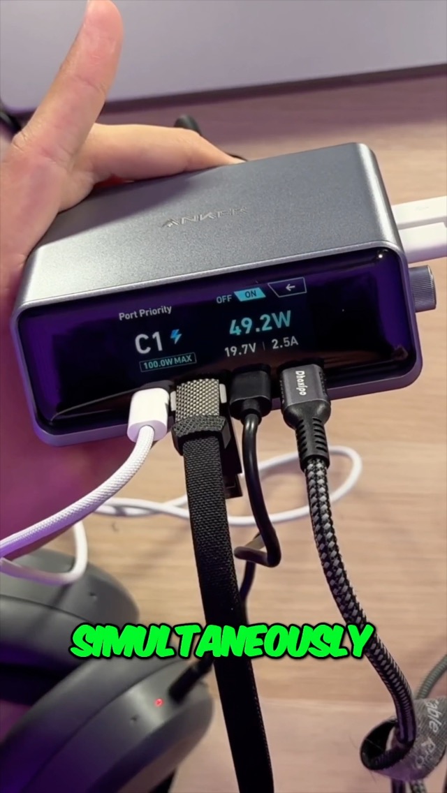 Watch Anker Prime Charger with LCD Display ﹙250W, 6 Ports