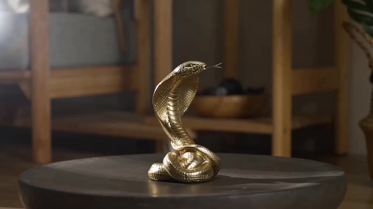 Estatua de Cobra Dorada Majestuosa para Decoración miniatura 7