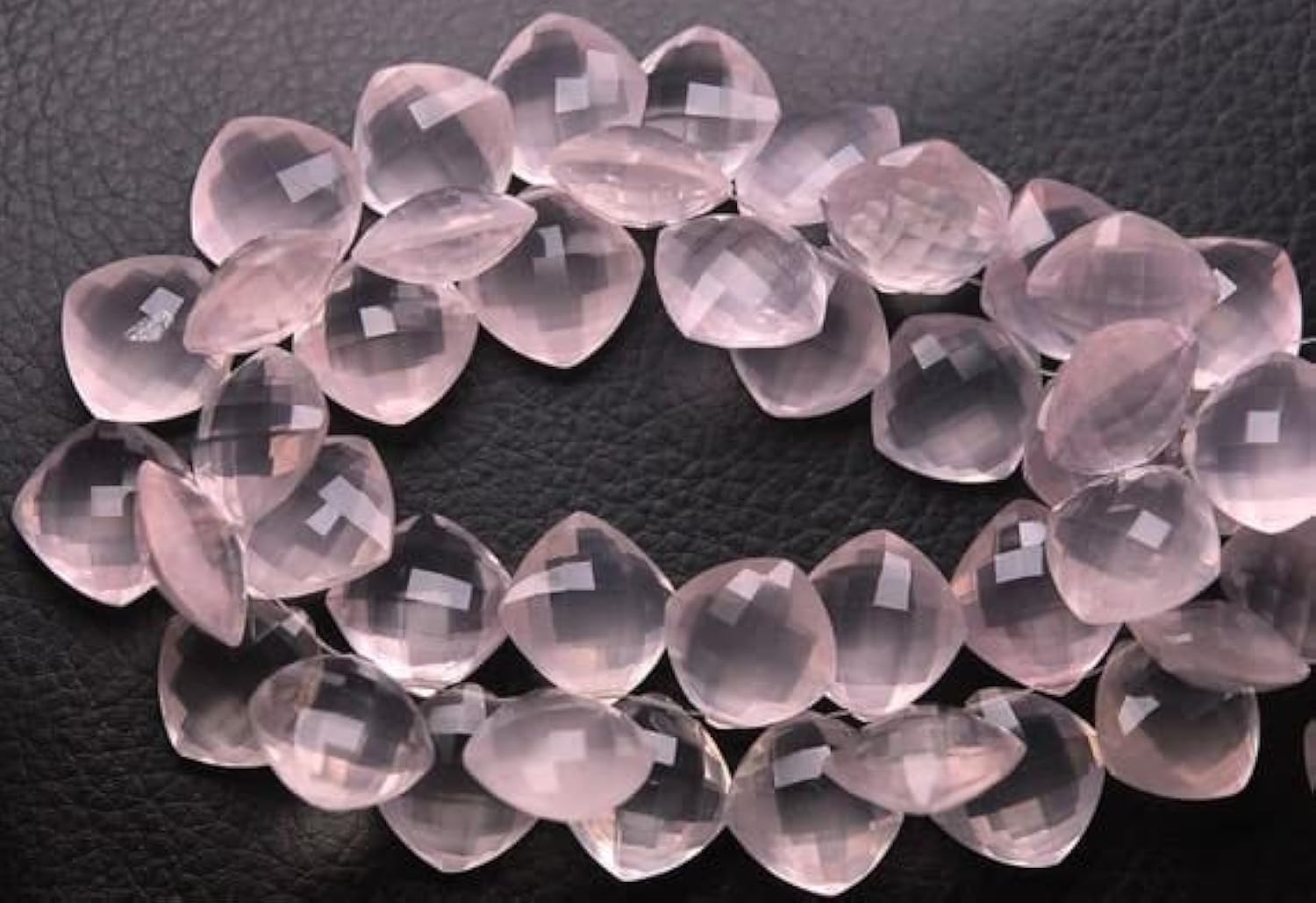 Quartz rose étalonné 14mm : fini les pierres asymétriques pour vos boucles