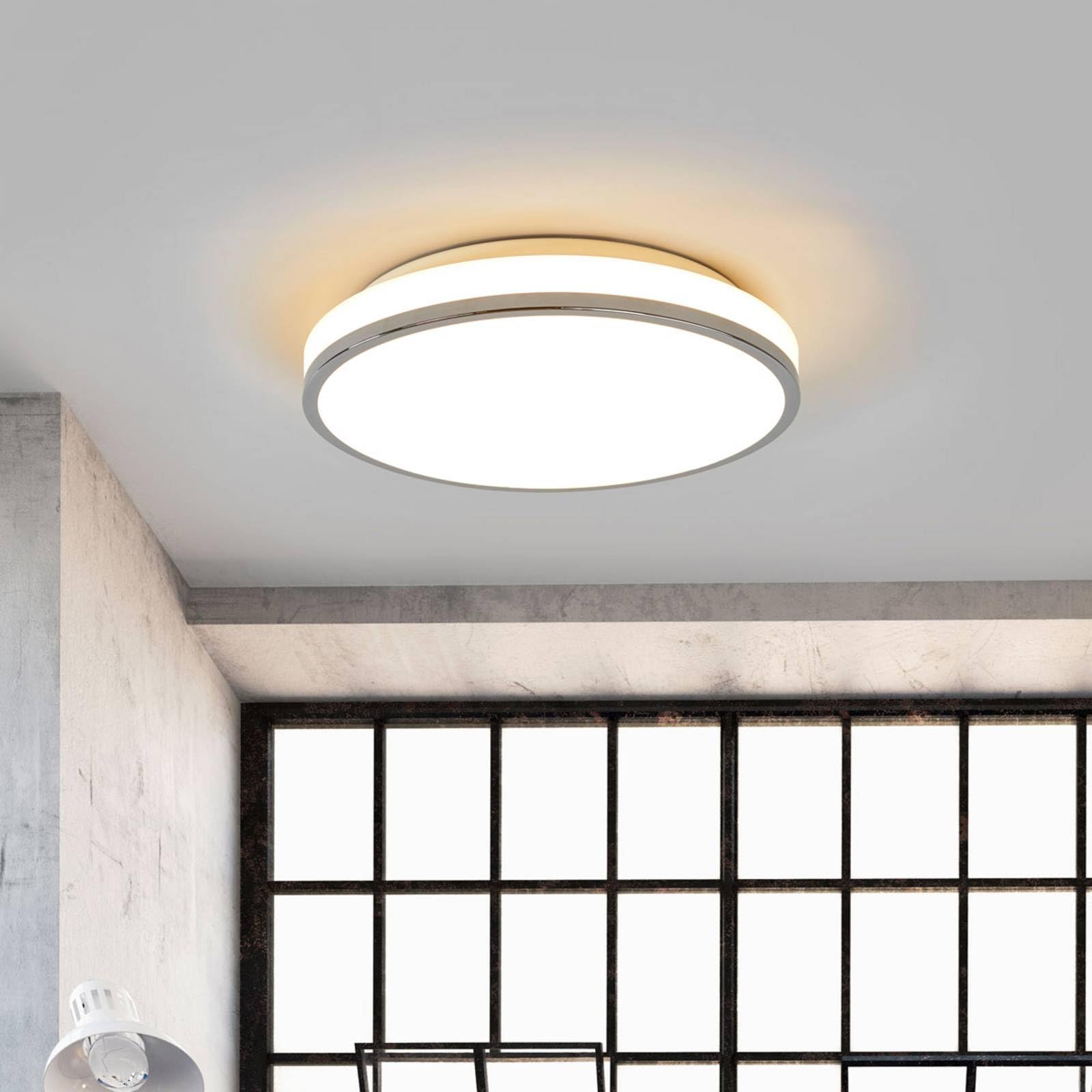 Lindby LED Deckenlampe Lyss (spritzwassergeschützt (Modern) in Weiß aus Glas (1 flammig,) - Bad Deckenleuchte Lampe Badezimmerleuchte