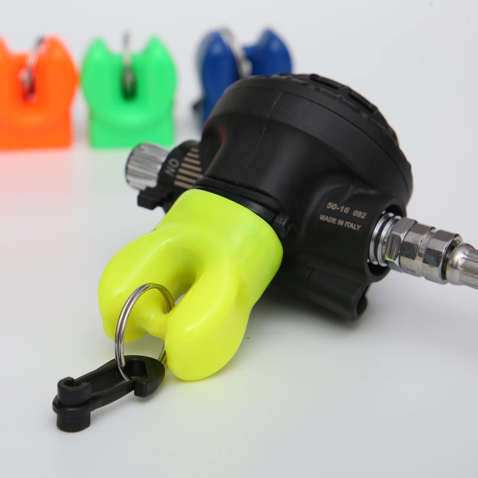 DYNWAVE Scuba Mouthpiece Holder Regulator Retainer, Orange