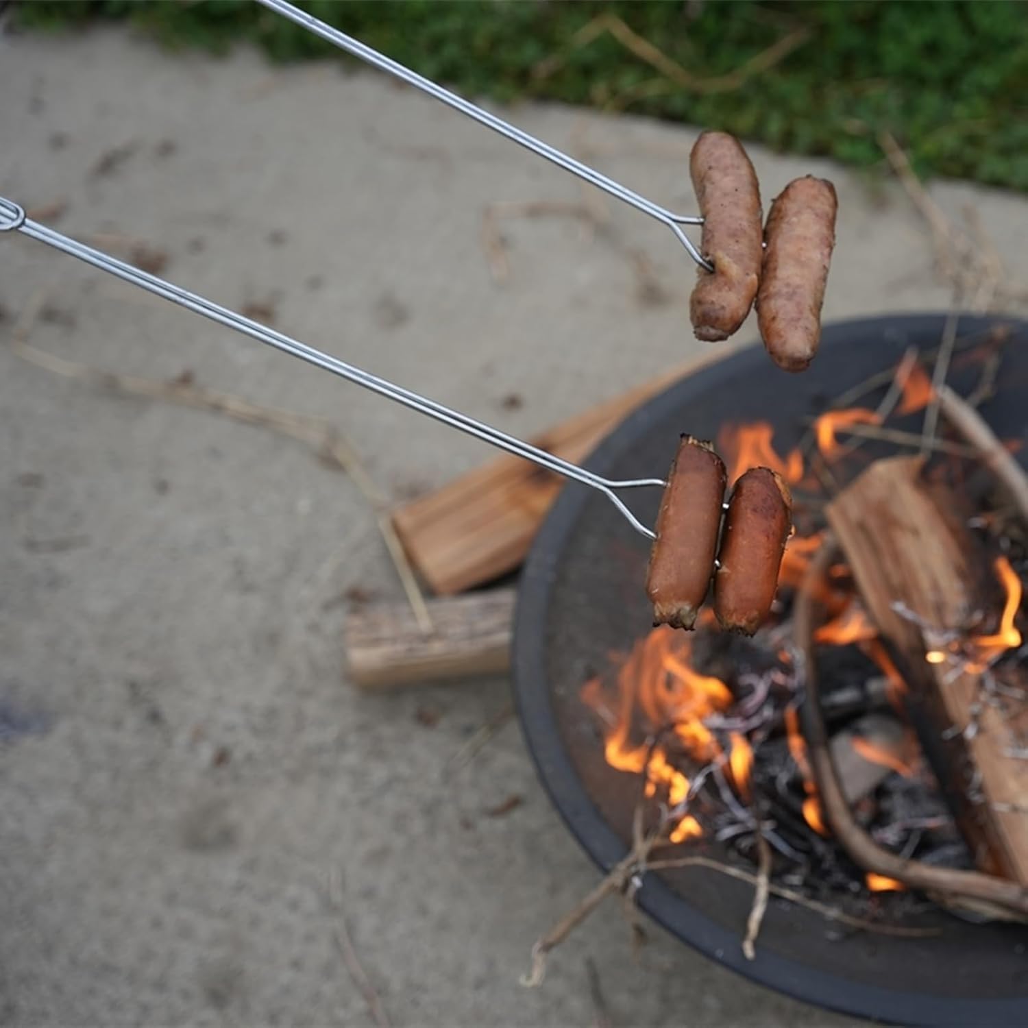 Begatter Grillspieße Lagerfeuer, Marshmallow Spieße Ausziehbar 75cm Lange, Teleskop Barbecue Camping Grillgabel für Würstchen, mit Holzgriffen Inkl. Tasche