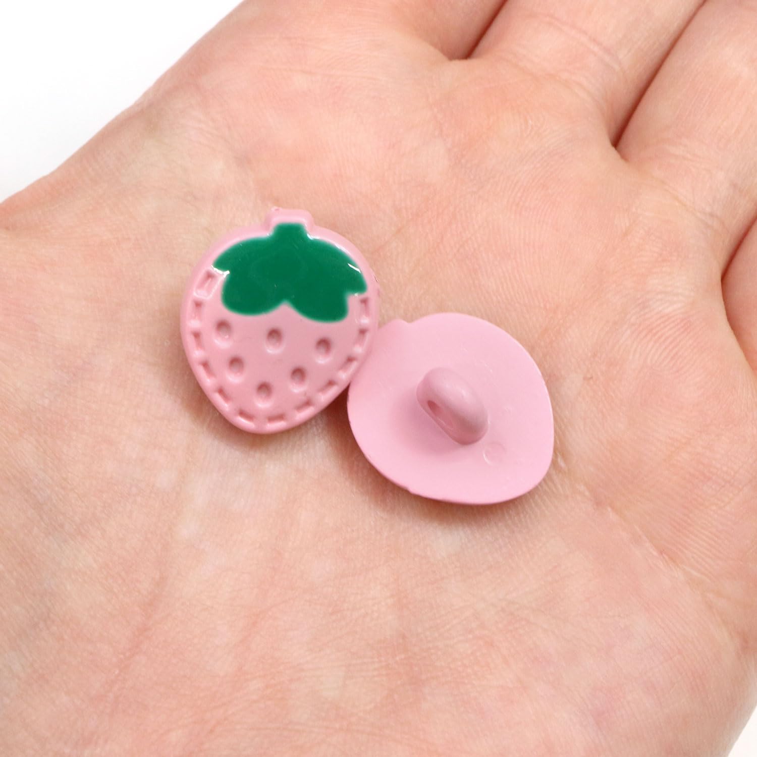 すももん ♡プロフ必読様　いちごちチャーム　90個 📷📦💕 #CAMERABOX #LouisVuitton #PR #Sponsered