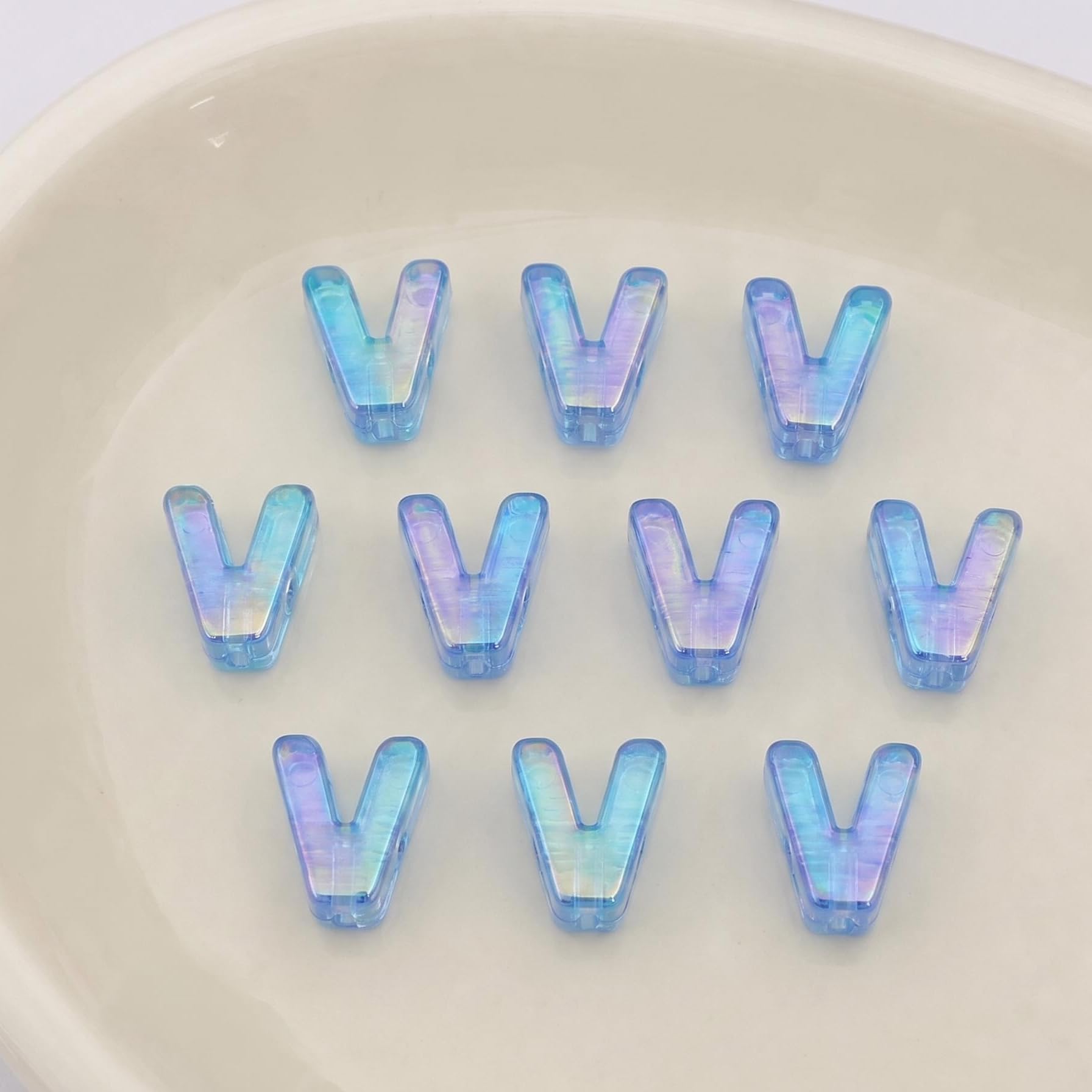 Letter Beads 10pcs, Large Acrylic Alphabet Beads with 6mm Hole, Iridescent Holographic UV Plated for Bracelet Making, Jewellery, Keyrings & Craft (Iridescent Blue, Letter V)