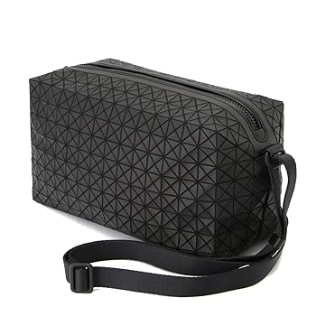 【ほぼ未使用】BAO BAO ISSEIMIYAKE ウエストバッグ　黒　マット 2025年最新】BAOBAO ISSEYMIYAKE ボディバッグ・ウエストポーチ