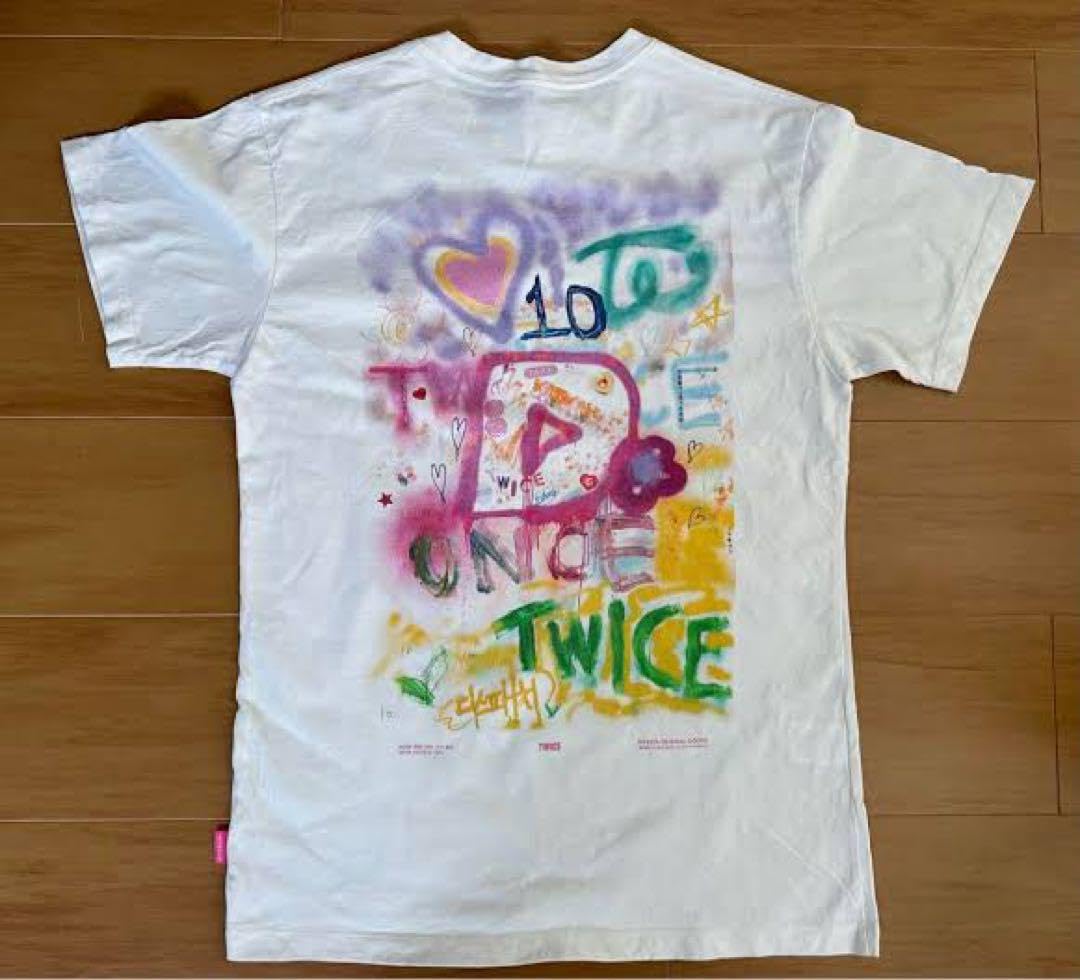 d*4様 TWICE 特典 直筆 名前入り リメイクTシャツ d*4様 TWICE 特典 直筆 名前入り リメイクTシャツ Amazon.co.jp: TWICE