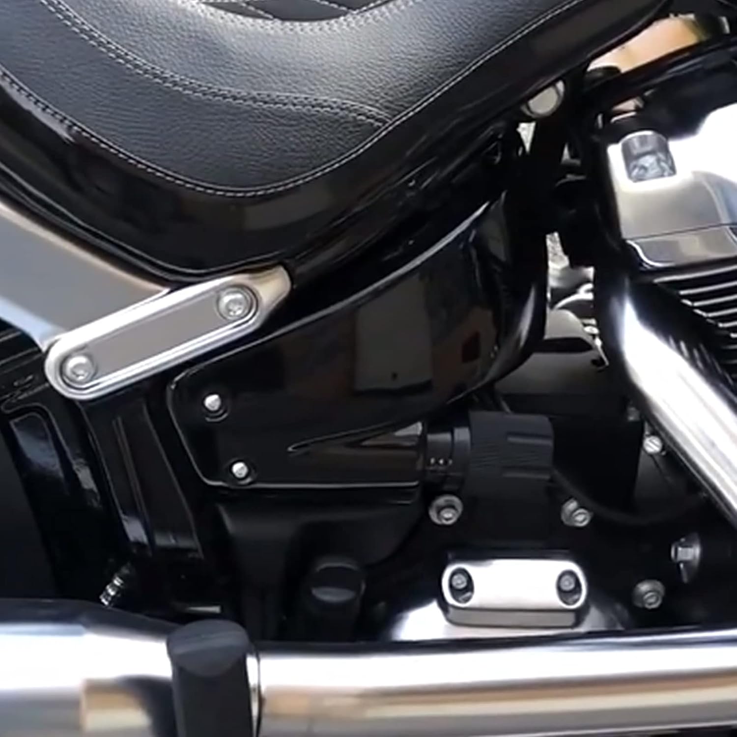 バイカー  キャリア込み エヌビーエス シグナスX SE12J/SE44J カスタムマフラー 仕様
