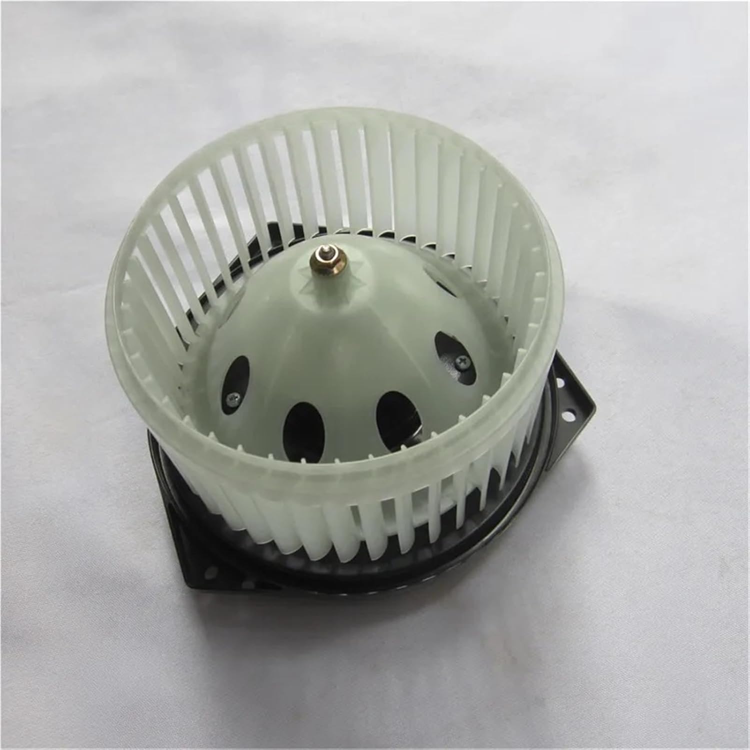 MODE】UDトラックス クオン 純正ヒーターモーター（ブロアモーター