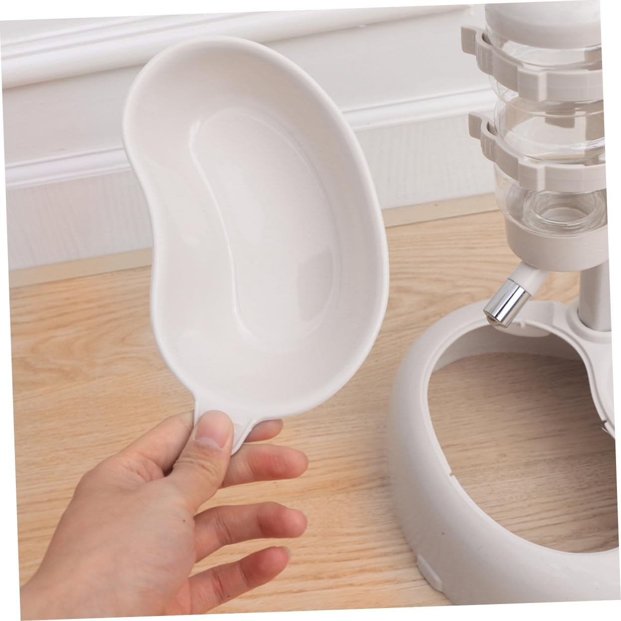 Automatic Pet Water Fountain Dispenser Cat Drinking Fountain Easy to Pet Supplies Non- and Cats White Color No Suckers Needed