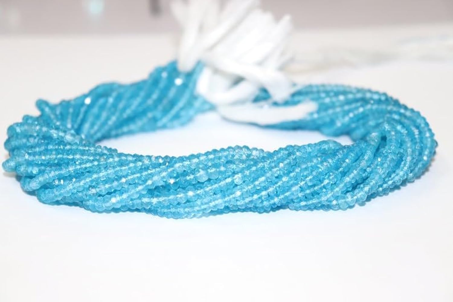 Topaze naturelle facettée d'exception pour colliers et bracelets